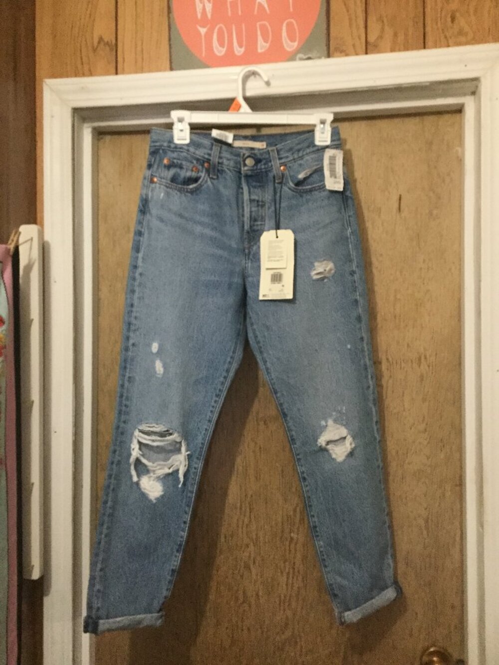 NWT Levi's Wedgie high rise tapered leg snug through hip and thigh size 26